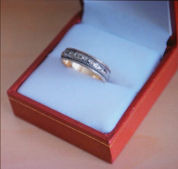 SALE – A Vintage As New 9ct Yellow & White Gold Wedding Band – Boxed / Ideal Gift Costume Jewellery Antique Jewellery 5