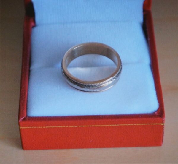 SALE – A Vintage As New 9ct Yellow & White Gold Wedding Band – Boxed / Ideal Gift Costume Jewellery Antique Jewellery 4