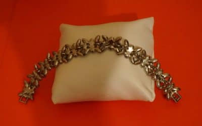 Beautiful Vintage Articulated Link Flower Monet Rhinestone Bracelet - Boxed - Image 4