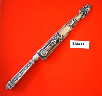 A Vintage Small 7 5/8" Argentinian Gaucho Knife & Sheaf - Image 3