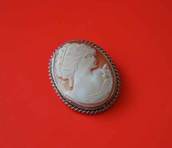 Vintage Silver Cameo Brooch / Pendant - Boxed