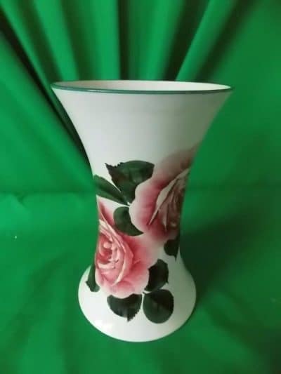 Wemyss Ware, waisted trumpet vase (roses) - Image 2