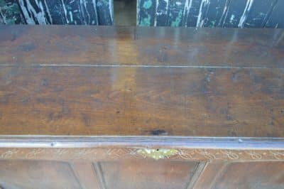 18th century Oak mule chest 18th Cent Antique Chest Of Drawers 4