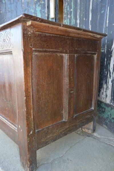 18th century Oak mule chest - Image 4