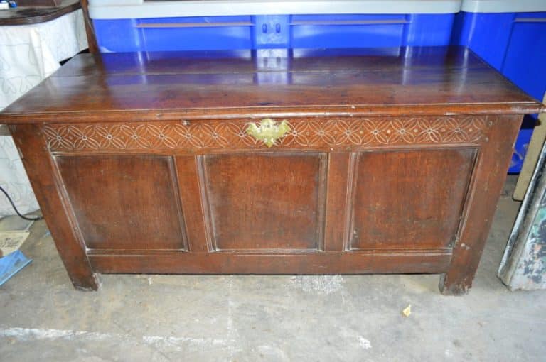 18th century Oak mule chest