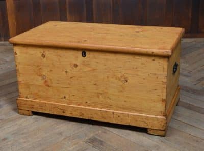 Victorian Pine Blanket / Storage Box SAI3097