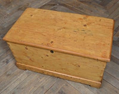 Victorian Pine Blanket / Storage Box SAI3097 - Image 8