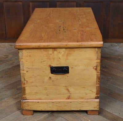 Victorian Pine Blanket / Storage Box SAI3097 - Image 3