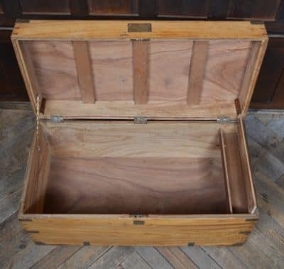 Camphor Wood Storage / Blanket Box SAI3299 Antique Boxes 15