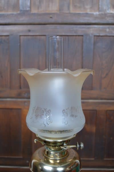 Victorian Paraffin / Oil Lamp SAI3313 - Image 3