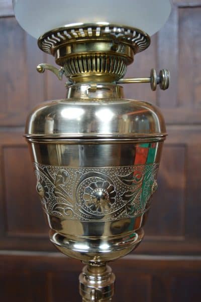 Victorian Paraffin / Oil Lamp SAI3313 - Image 4