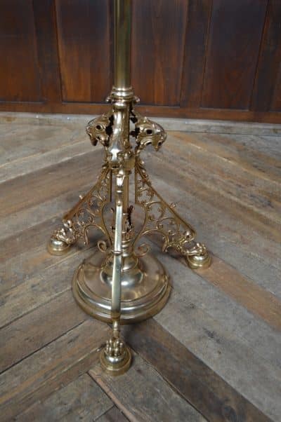 Victorian Paraffin / Oil Lamp SAI3313 antique oil lamp Antique Lighting 7