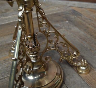 Victorian Paraffin / Oil Lamp SAI3313 antique oil lamp Antique Lighting 9