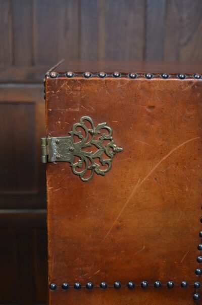 Jacobean Style Leather And Oak Cabinet SAI3331 - Image 13
