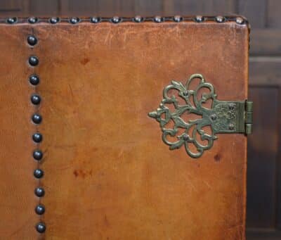 Jacobean Style Leather And Oak Cabinet SAI3331 - Image 16