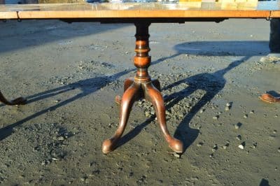 RARE mid 18th century walnut three pedestal dining table - Image 8