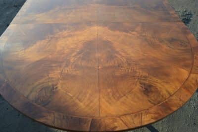 RARE mid 18th century walnut three pedestal dining table - Image 11