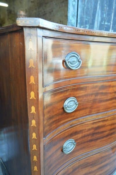 George III Serpentine chest of drawers - Image 3