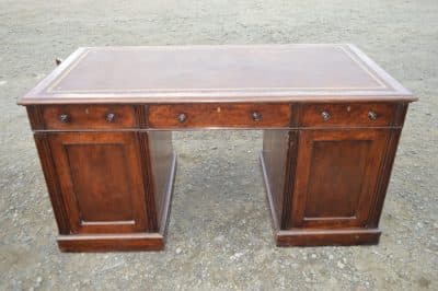 Early Victorian Mahogany Partners Desk - Image 4