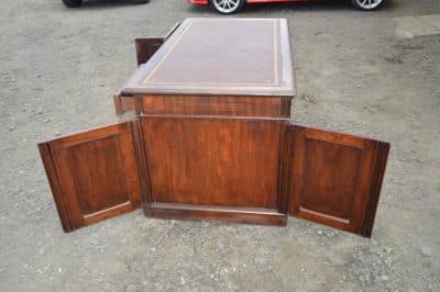 Early Victorian Mahogany Partners Desk - Image 6