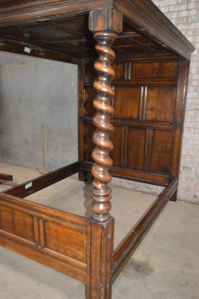 Victorian oak four poster bed. - Image 5