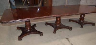 large William IV three pedestal dining table