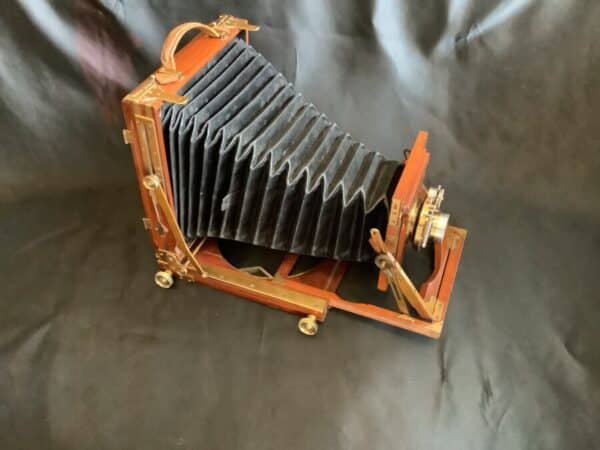 A MAGNIFICENT HALF PLATE WILLIAM BUTCHER 1903 CAMERA - Image 3