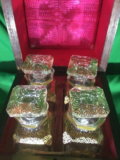 Victorian Rosewood cased box of four scent bottles - Image 3