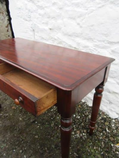 Victorian mahogany two drawer side/hall table 19th century Antique Furniture 4