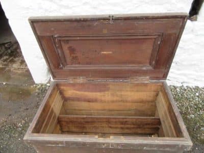 SOLD Victorian pine kist original condition. - Image 2