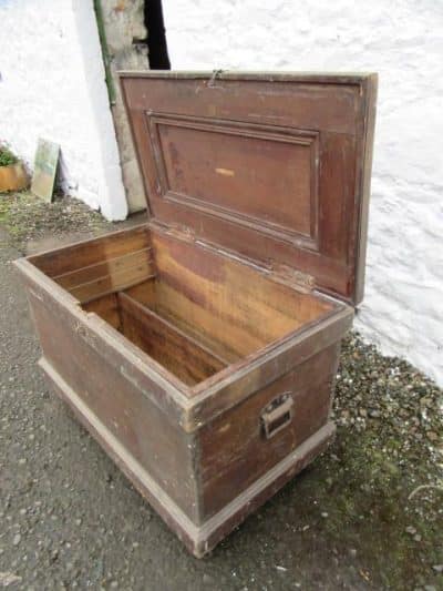 SOLD Victorian pine kist original condition. - Image 3