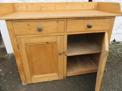 Victorian pine kitchen dresser - Image 3