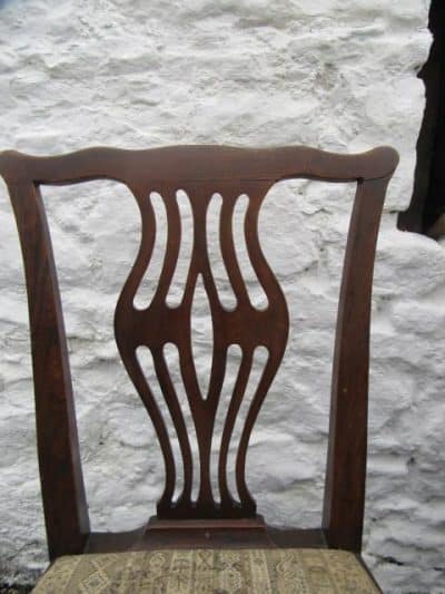 Georgian elm elbow chair with 3 same period side chairs - Image 4