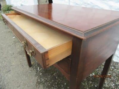 Georgian mahogany lowboy - Image 3
