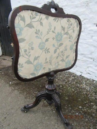 SOLD Victorian carved rosewood and tapestry fire screen - Image 2