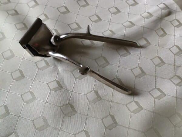 HAIR CLIPPERS FROM THE 1930'S
