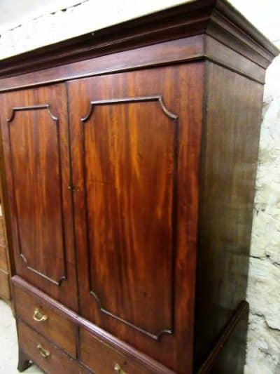 A Georgian mahogany linen press 18th Cent Antique Wardrobes 5