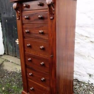 Victorian mahogany wellington chest. 19th century Antique Chest Of Drawers 3