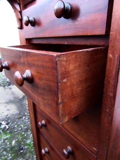 Victorian mahogany wellington chest. 19th century Antique Chest Of Drawers 6