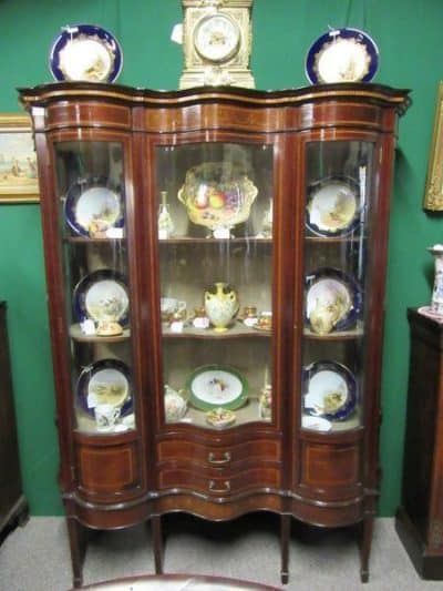 SOLD Edwardian serpentine mahogany display cabinet. - Image 6