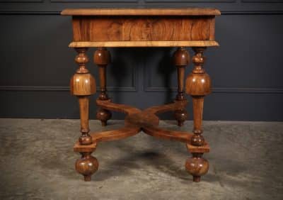 William & Mary Oyster Veneered Side Table centre table Antique Desks 17