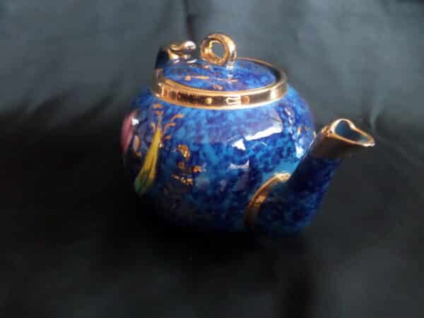 A 1930'S FLORAL DESIGN/GILDED TEA POT-possibly SADLER'S