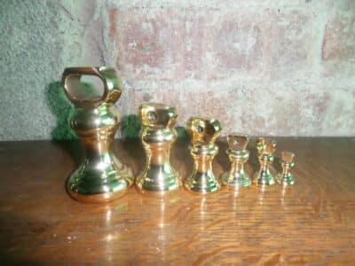 A SPLENDID SET 7lb to 1/2oz BUTCHER’S BRASS WEIGHTS.1920-1960’s Antique Collectibles 5