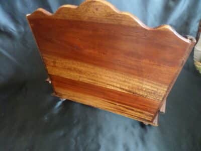 AN EDWARDIAN MAHOGANY DESK TIDY/ORGANISER/LETTER RACK  c1908 - Image 3