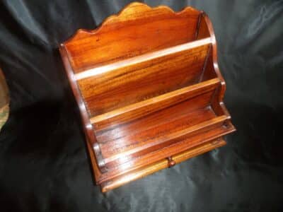 AN EDWARDIAN MAHOGANY DESK TIDY/ORGANISER/LETTER RACK  c1908 - Image 6