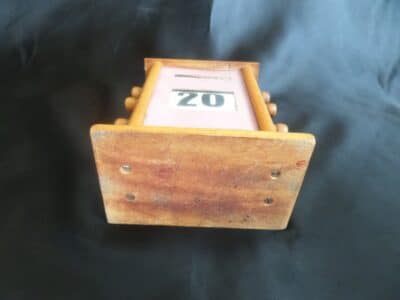 EDWARDIAN ( Early 1900’s) OAK PERPETUAL CALENDAR Antique Collectibles 7