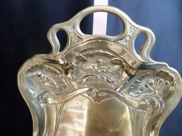AN 'ART NOUVEAU' CRUMB TRAY & BRUSH. Early 1900's - Image 5