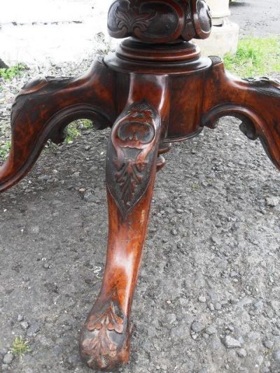 Victorian Burr walnut loo table - Image 3
