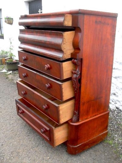 Victorian Scottish mahogany OG chest of drawers. - Image 4
