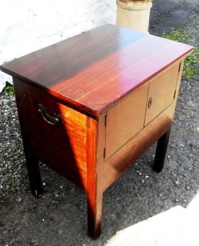 Georgian mahogany bed cabinet - Image 3